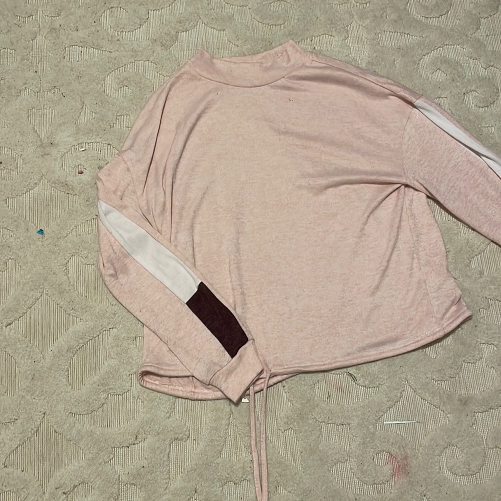 The brand of this sweater is no boundaries,and it is size XXL
